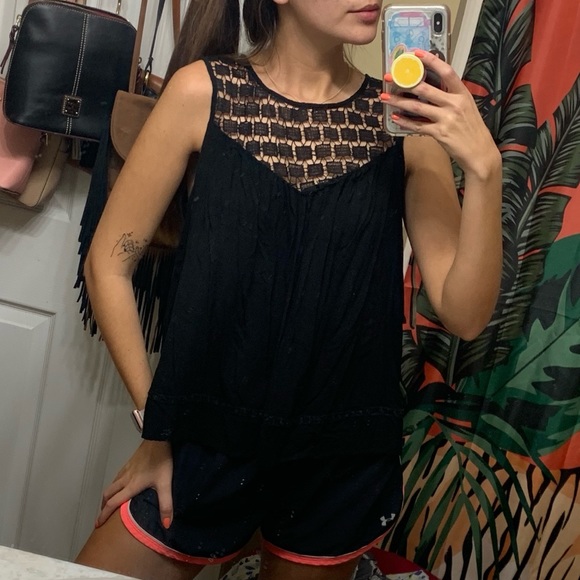 Black lace tank top - Picture 4 of 4